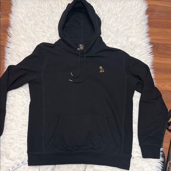 CLASSIC HOODIE - BLACK - Picture 1 of 12
